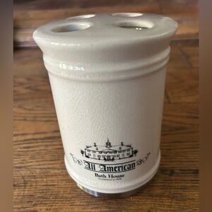 NWT Toothbrush Holder